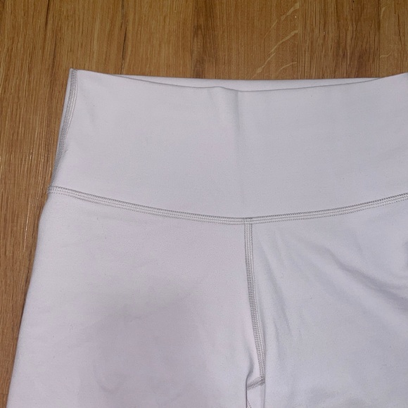 Aritzia biker shorts - Picture 4 of 5
